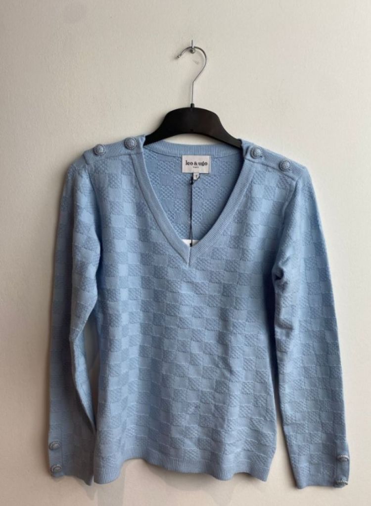  LIGHT BLUE
