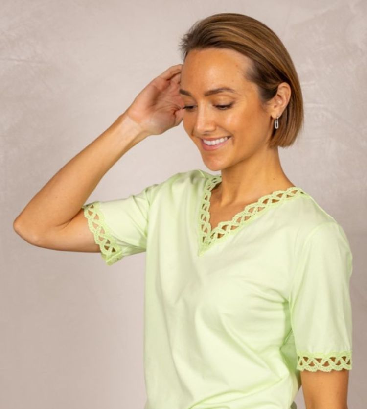  LIGHT GREEN