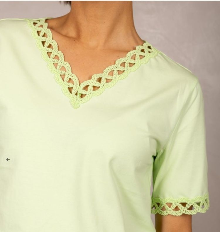  LIGHT GREEN